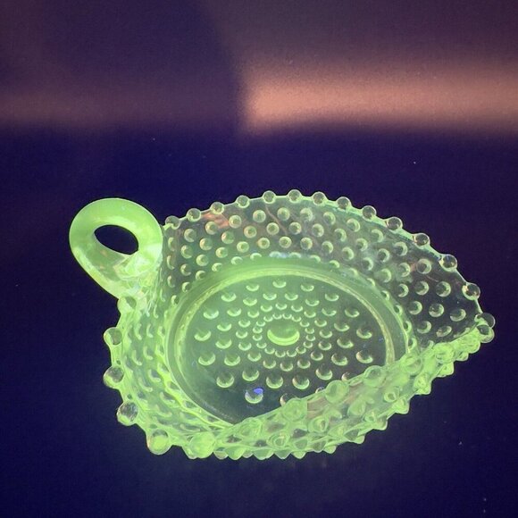 1930s Duncan Miller Hobnail Glass Heart Shaped Bon Bon Manganese 365nm Green UV - Picture 14 of 16